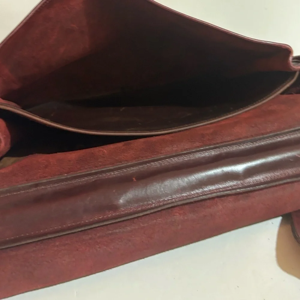 Vintage unisex distressed Leather burgundy briefcase messenger work travel bag